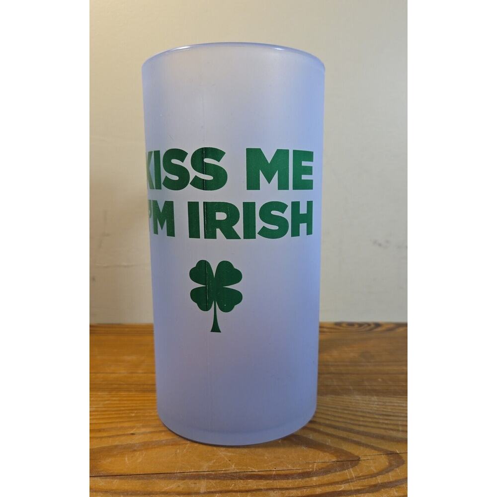 Kiss Me : I’m Irish Silicone 28 Oz beer mug